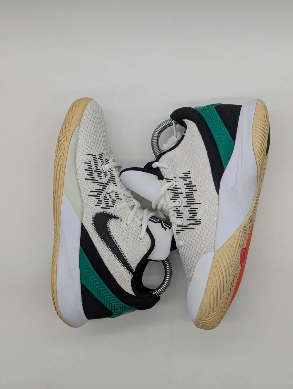 Nike Kyrie Flytrap II Kids Size 5Y White Lucid Green Basketball Shoes AQ3412-136